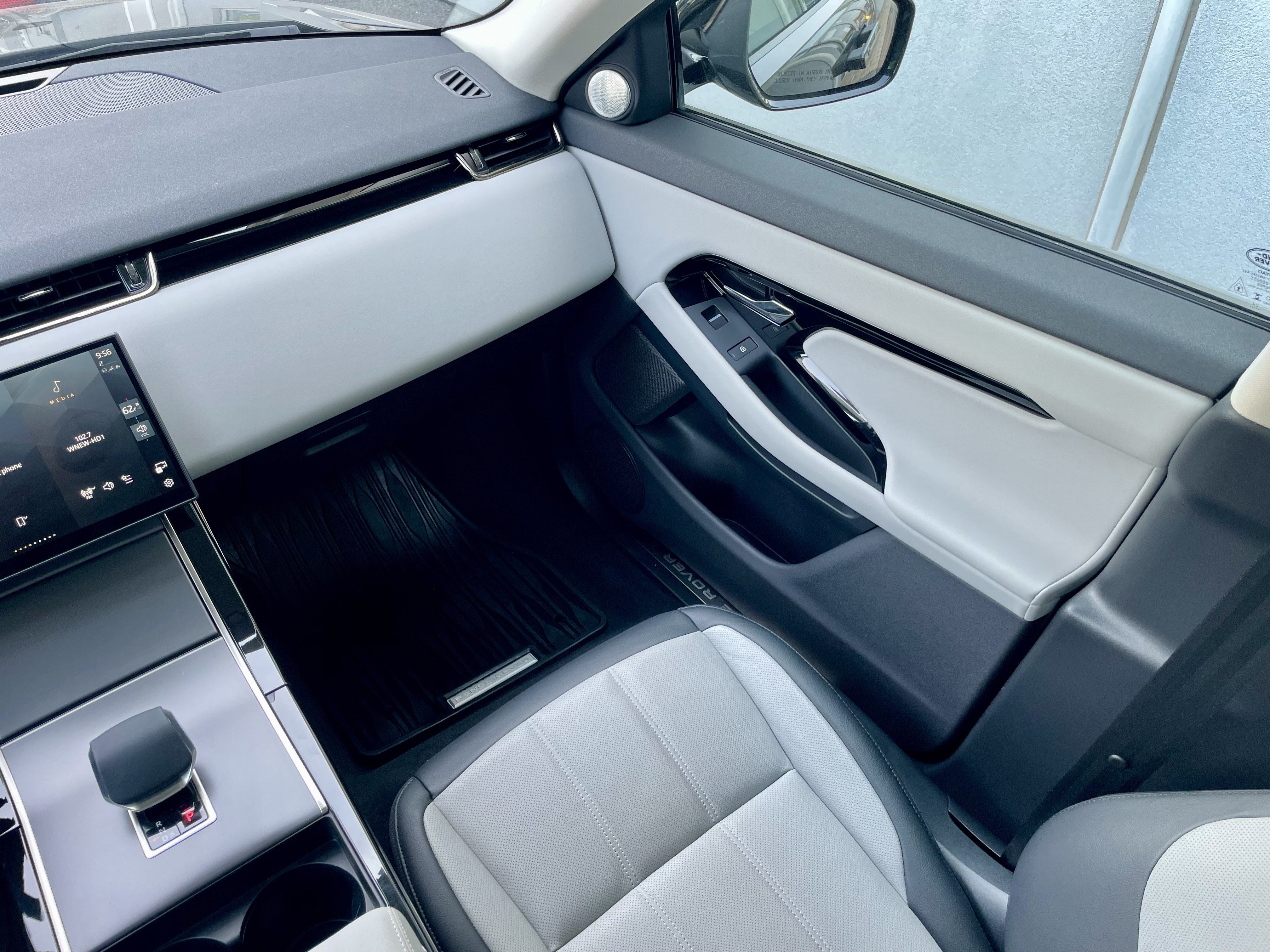 Certified 2025 Land Rover Range Rover Evoque Dynamic SE AWD/4WD image 19