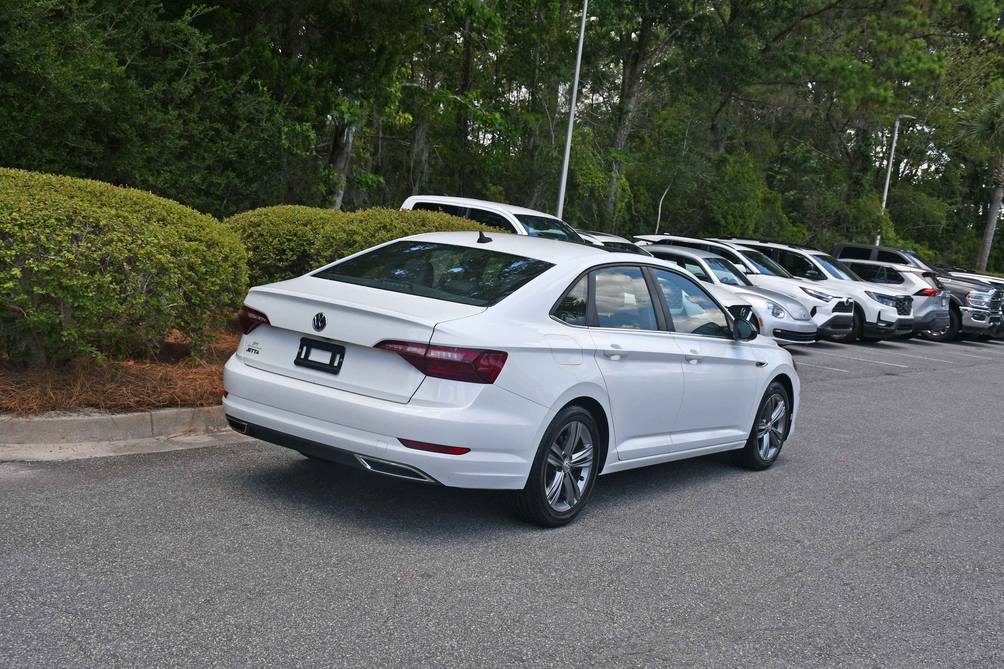 Used 2021 Volkswagen Jetta R-Line FWD image 4