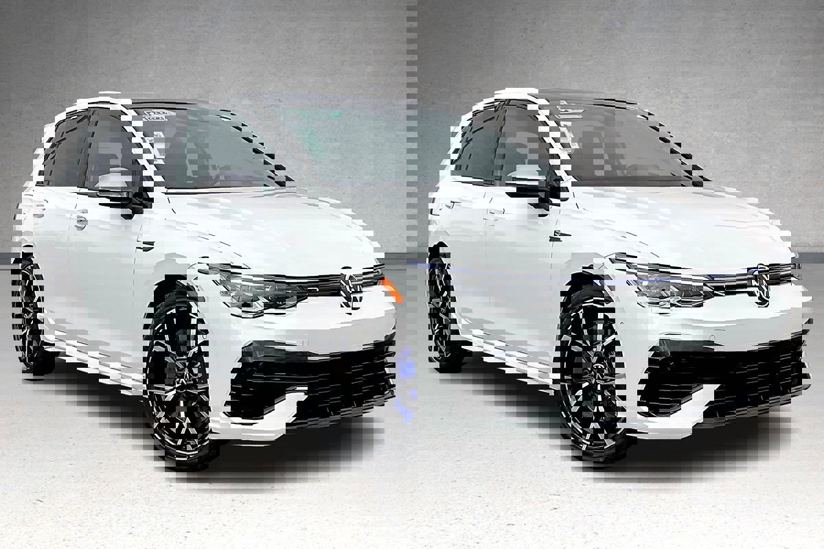 Used 2024 Volkswagen Golf R image 2