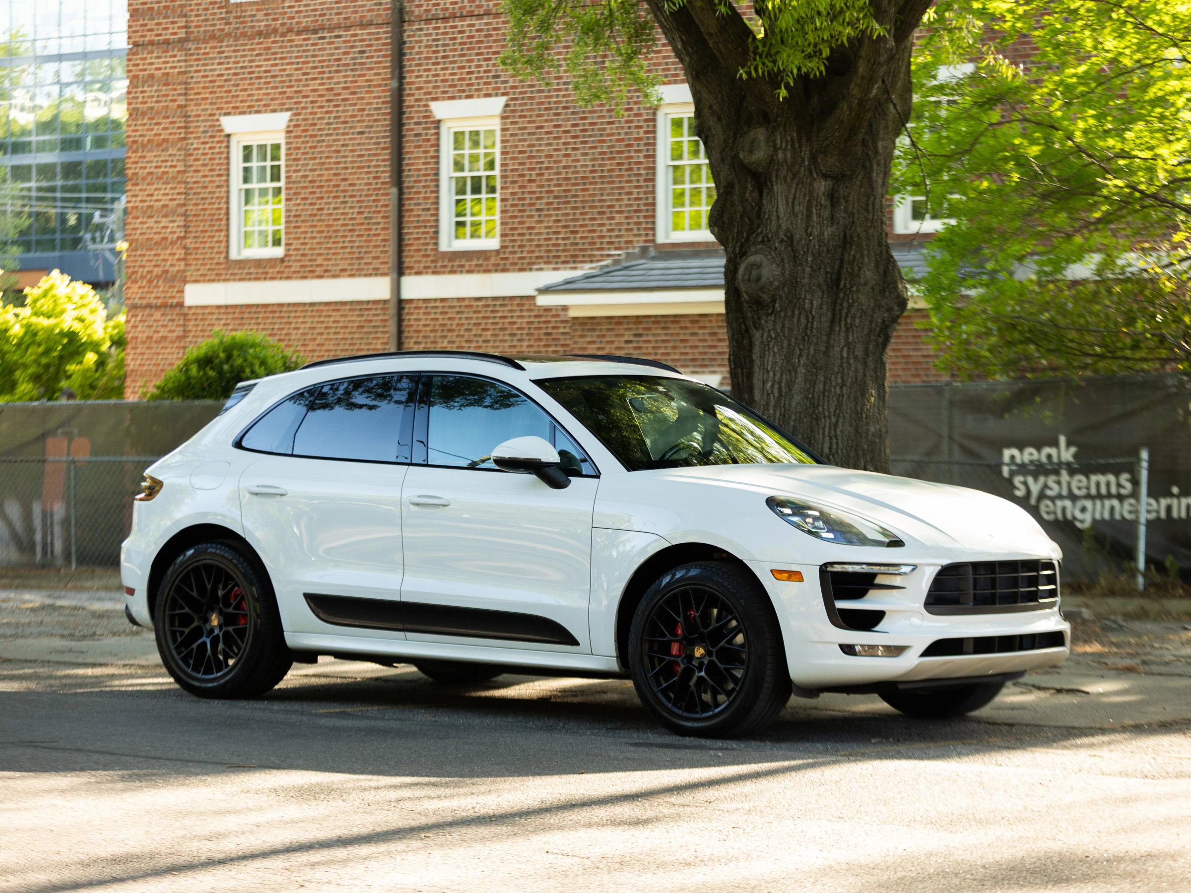 Used 2017 Porsche Macan GTS AWD/4WD image 6