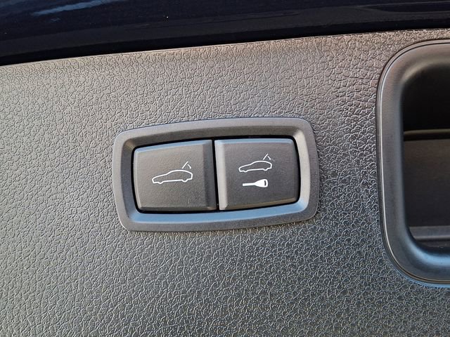 Used 2023 Porsche Macan T image 31