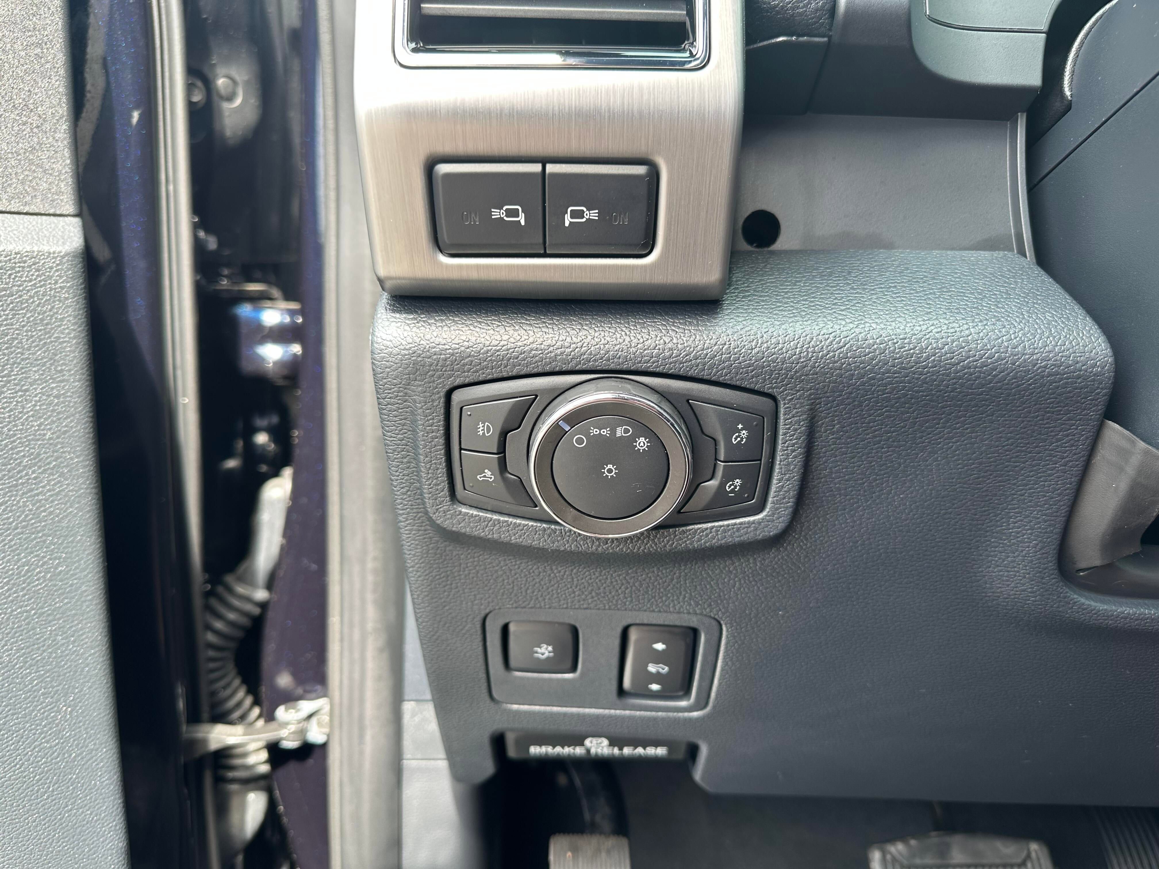 Used 2022 Ford F250 Platinum w/ FX4 Off-Road Package image 27