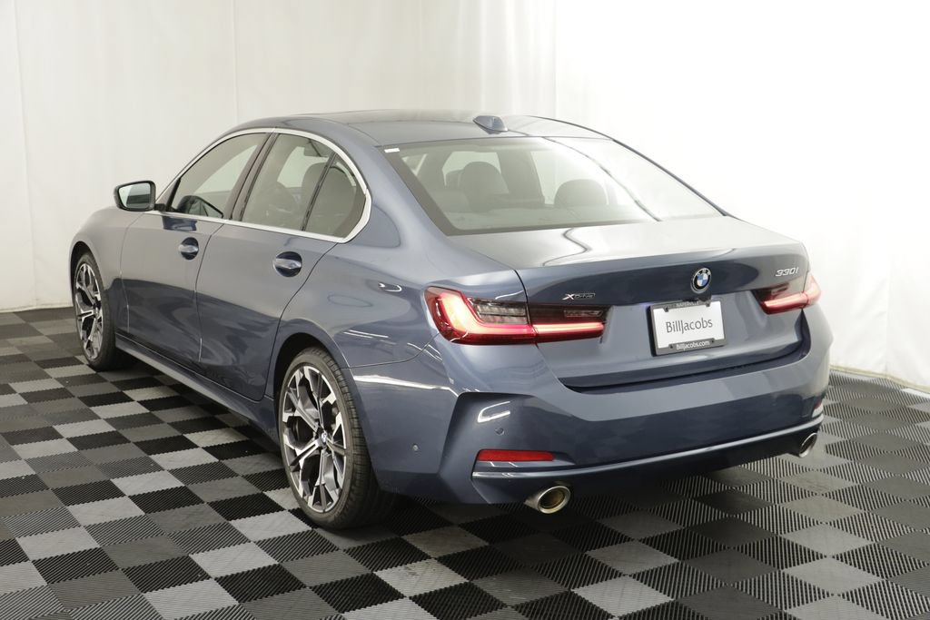 Used 2025 BMW 330i xDrive Sedan AWD/4WD image 16