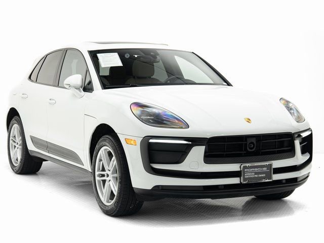 Certified 2025 Porsche Macan image 32