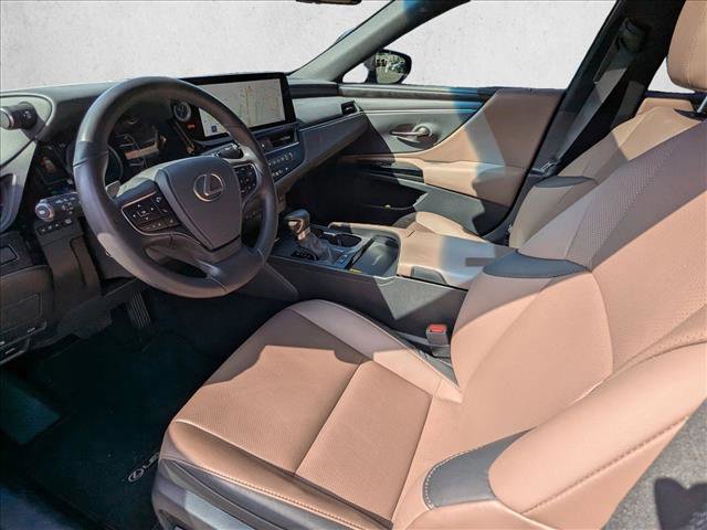 Used 2025 Lexus ES 300h w/ Premium Package image 17