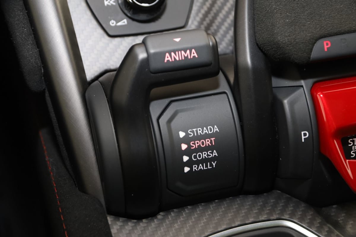 Used 2024 Lamborghini Urus Performante image 56