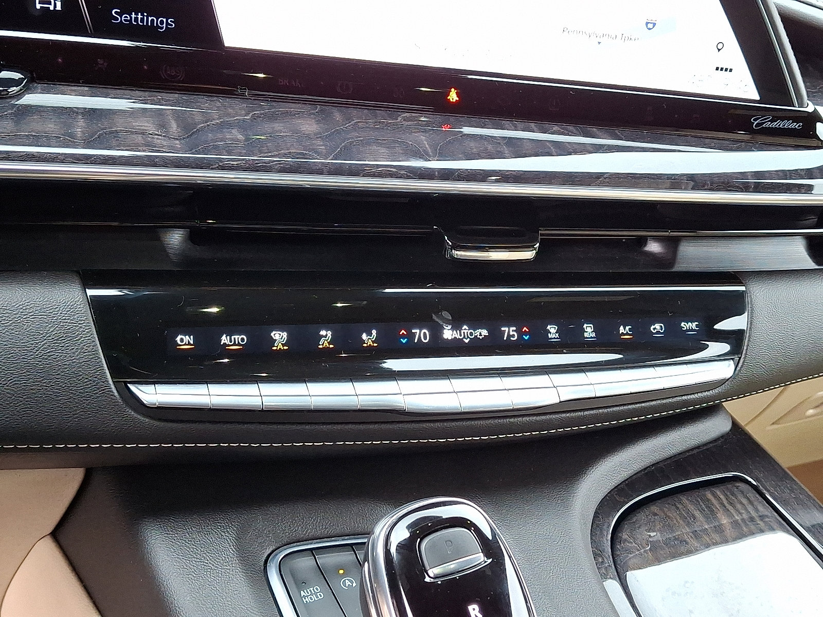 Used 2021 Cadillac Escalade Premium Luxury w/ LPO, Illumination Package image 17