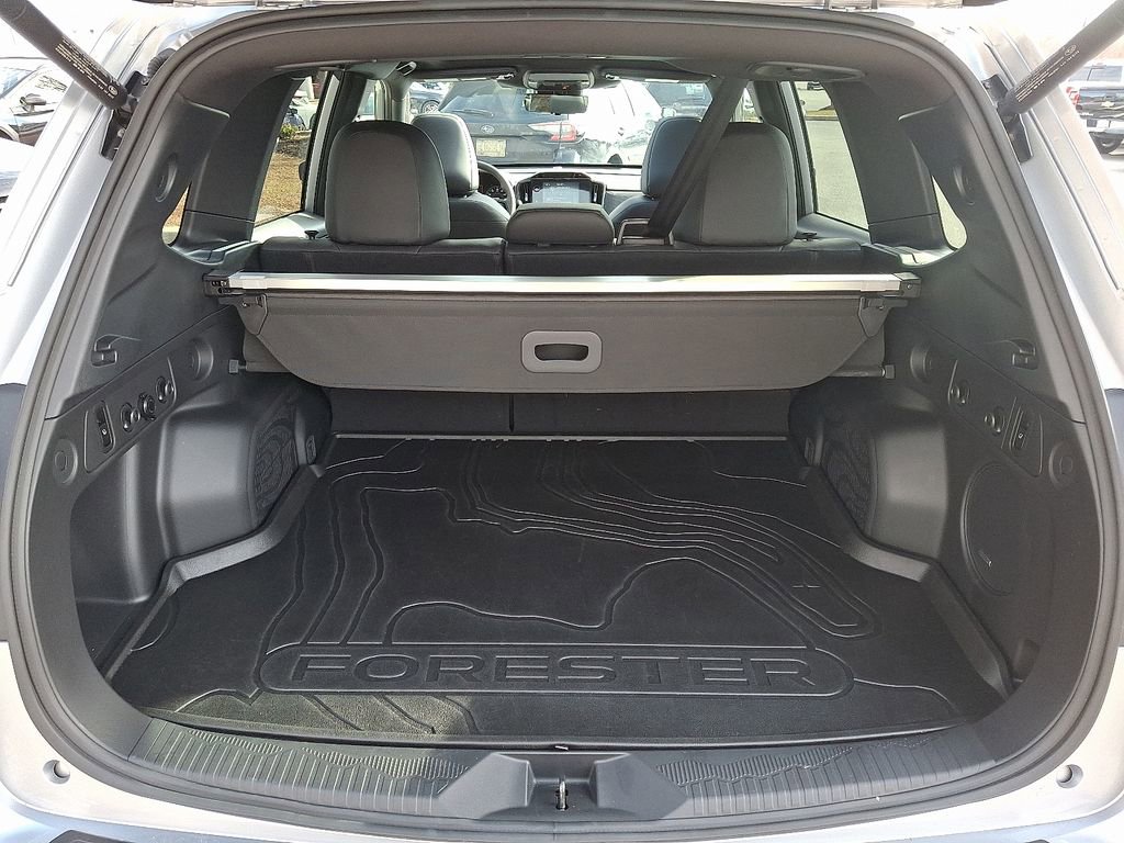 Certified 2025 Subaru Forester Touring AWD/4WD image 32