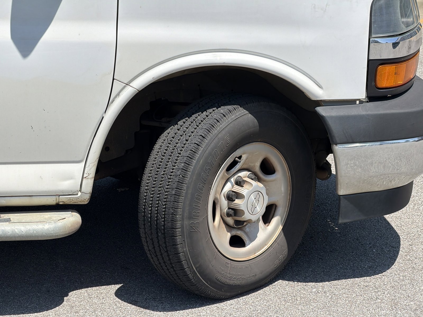 Used 2019 Chevrolet Express 2500 w/ Driver Convenience Package RWD image 5