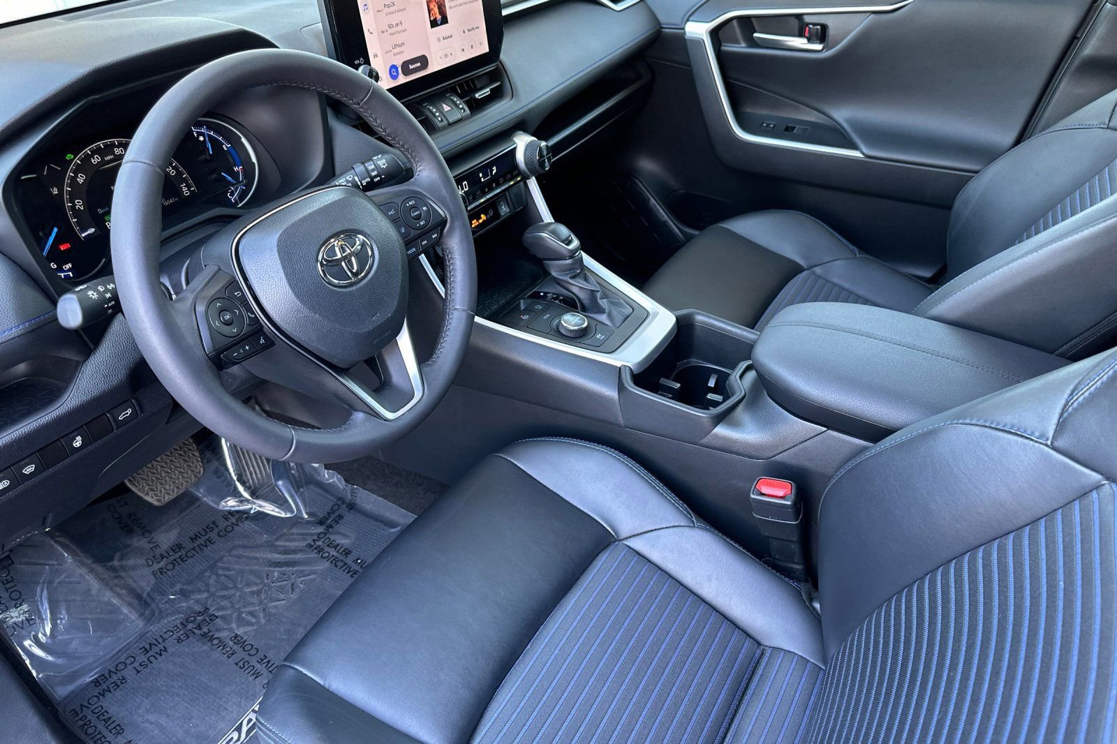 Used 2024 Toyota RAV4 XSE w/ Weather Package AWD/4WD image 10