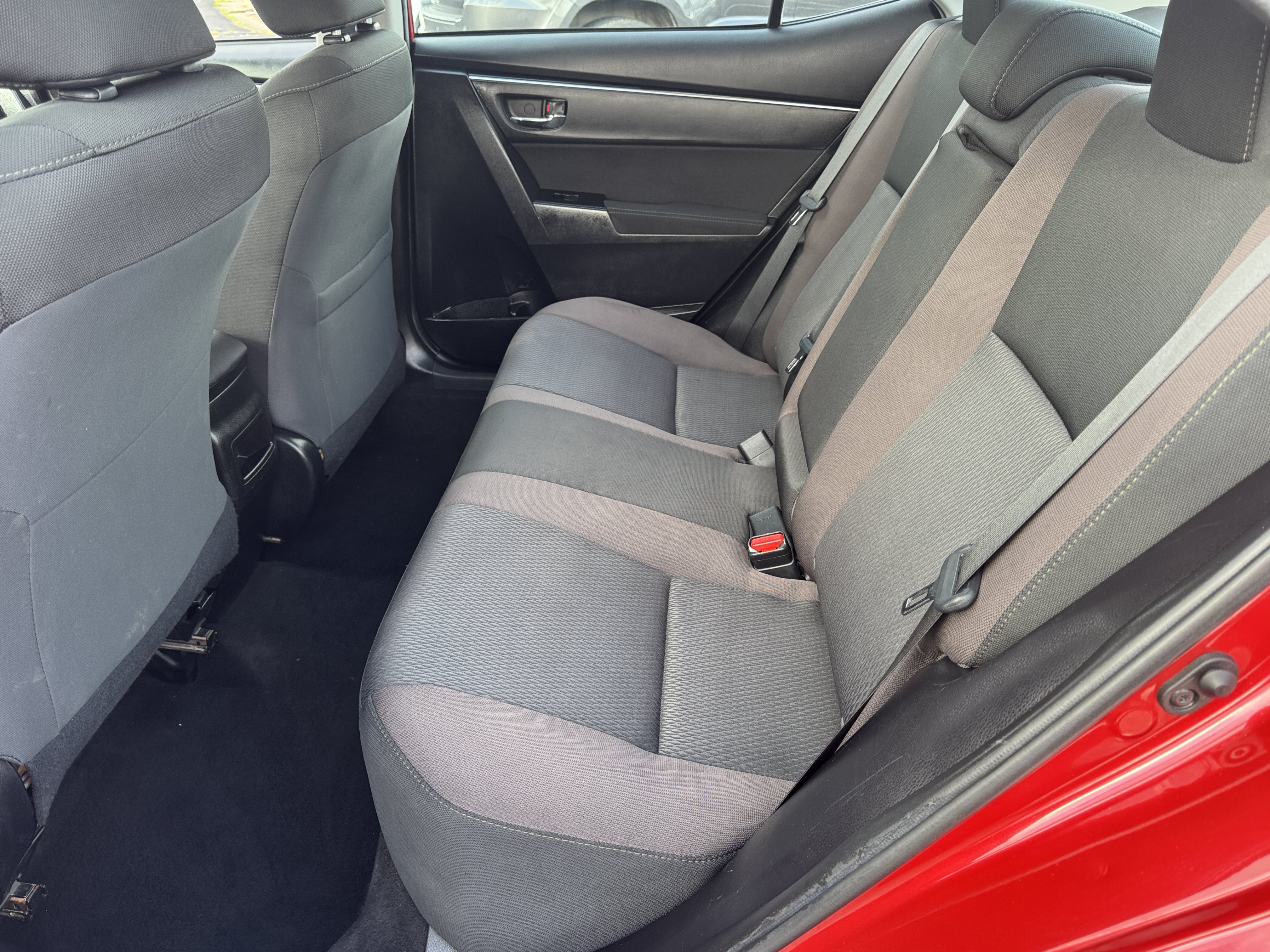 Used 2019 Toyota Corolla LE FWD image 14