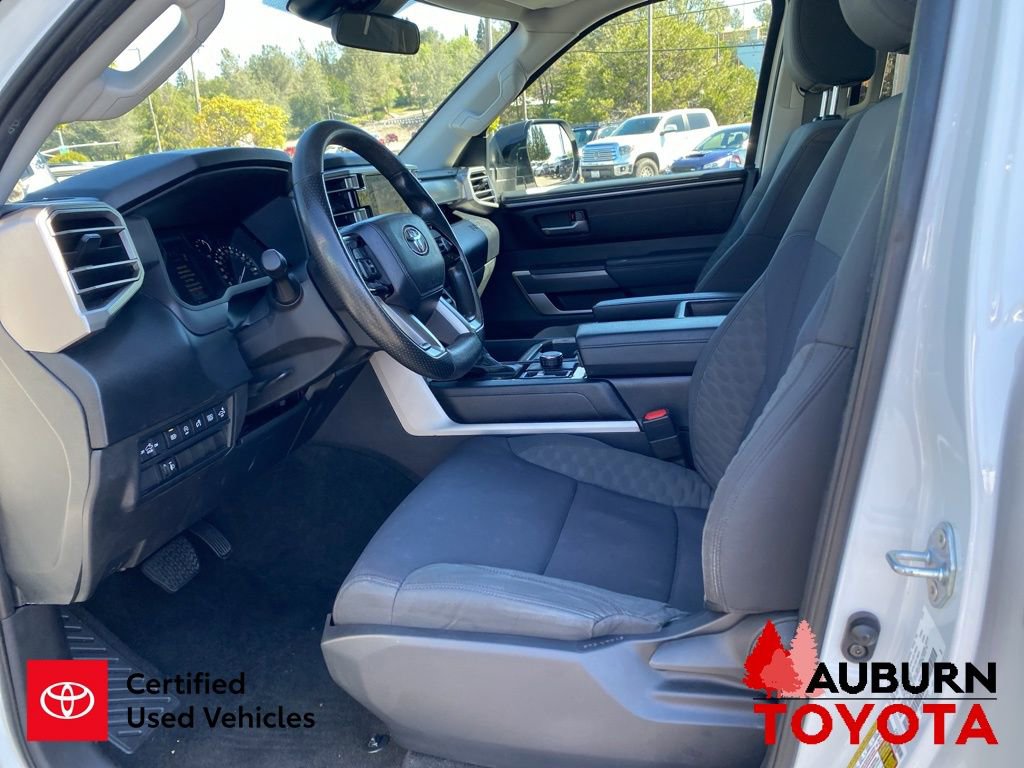 Used 2022 Toyota Tundra SR5 w/ SR5 Convenience Package AWD/4WD image 31