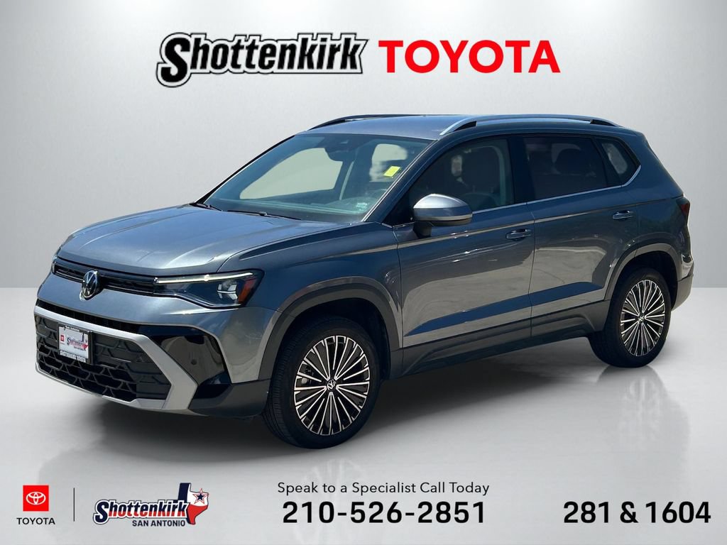 Used 2025 Volkswagen Taos SE FWD image 1