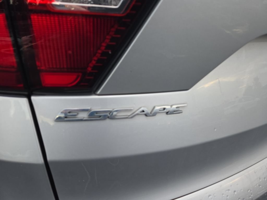 Used 2019 Ford Escape SE FWD image 7