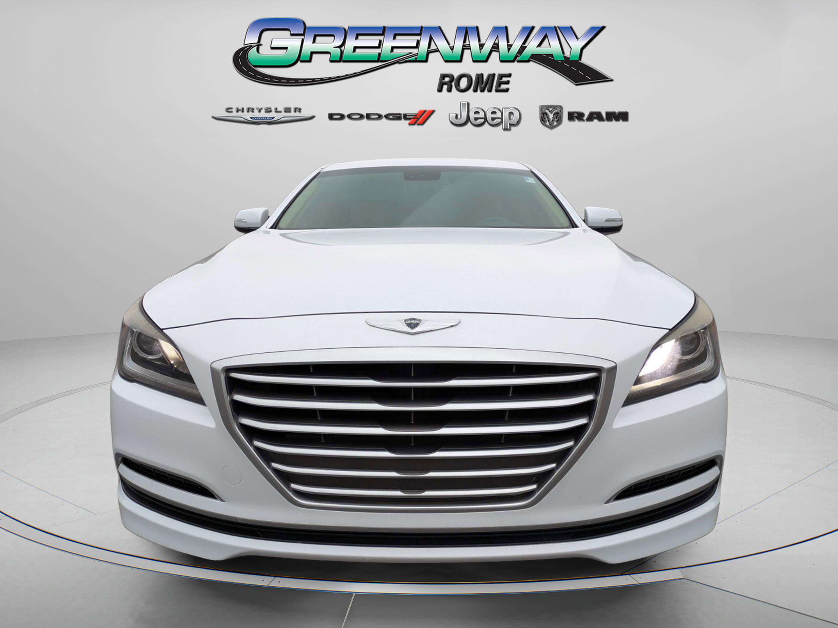 Used 2015 Hyundai Genesis 3.8 RWD image 3