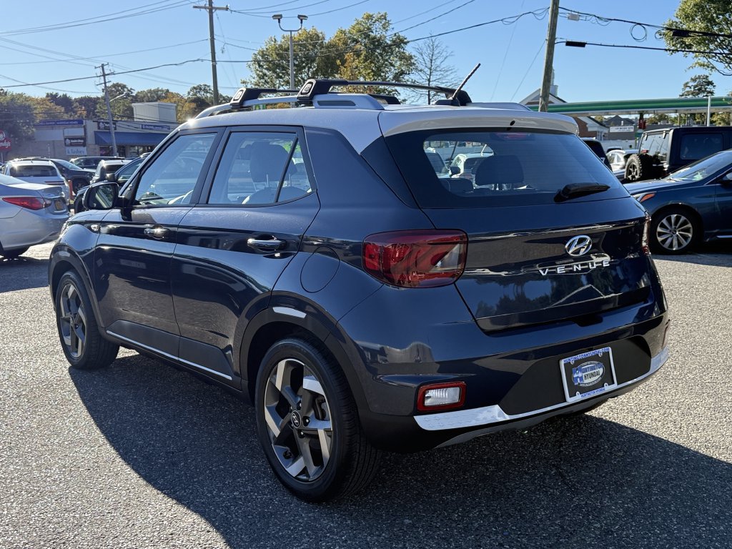 Certified 2023 Hyundai Venue Limited FWD image 6
