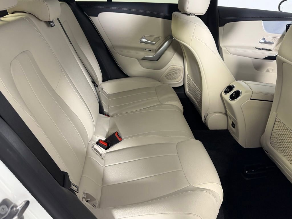 Used 2025 Mercedes-Benz CLA 250 image 27