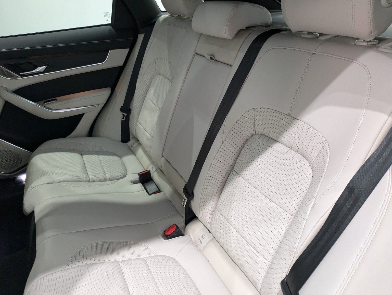 Used 2025 Jaguar F-PACE R-Dynamic S image 13