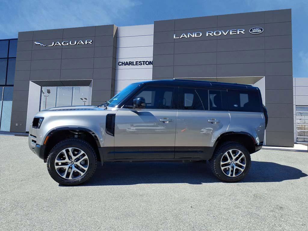 Certified 2023 Land Rover Defender 110 SE AWD/4WD image 2