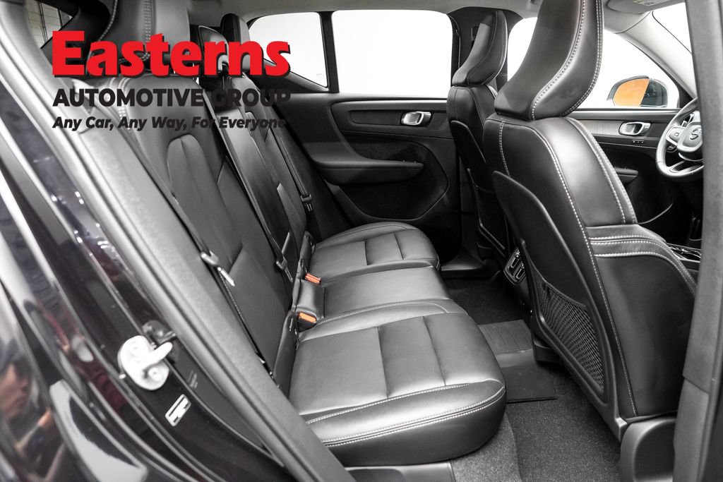 Used 2025 Volvo XC40 B5 Plus AWD/4WD image 23