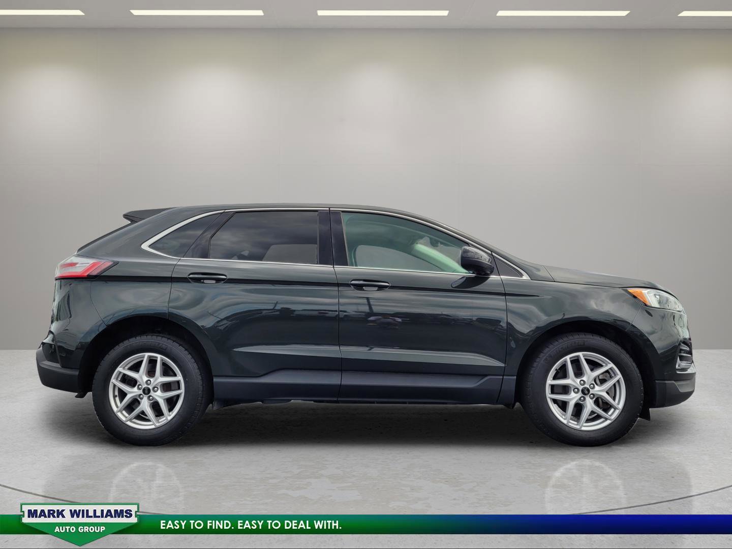 Used 2023 Ford Edge SEL w/ Convenience Package AWD/4WD image 2
