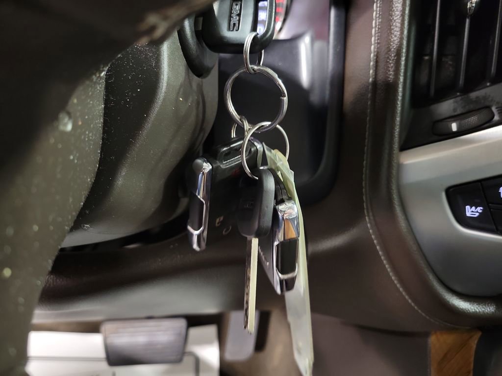 Used 2015 GMC Sierra 1500 SLT w/ SLT Crew Cab Value Package image 16