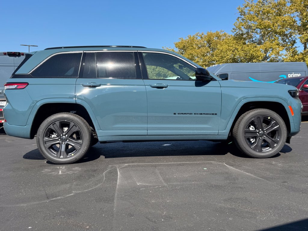 New 2027 Jeep Grand Cherokee Limited AWD/4WD image 8