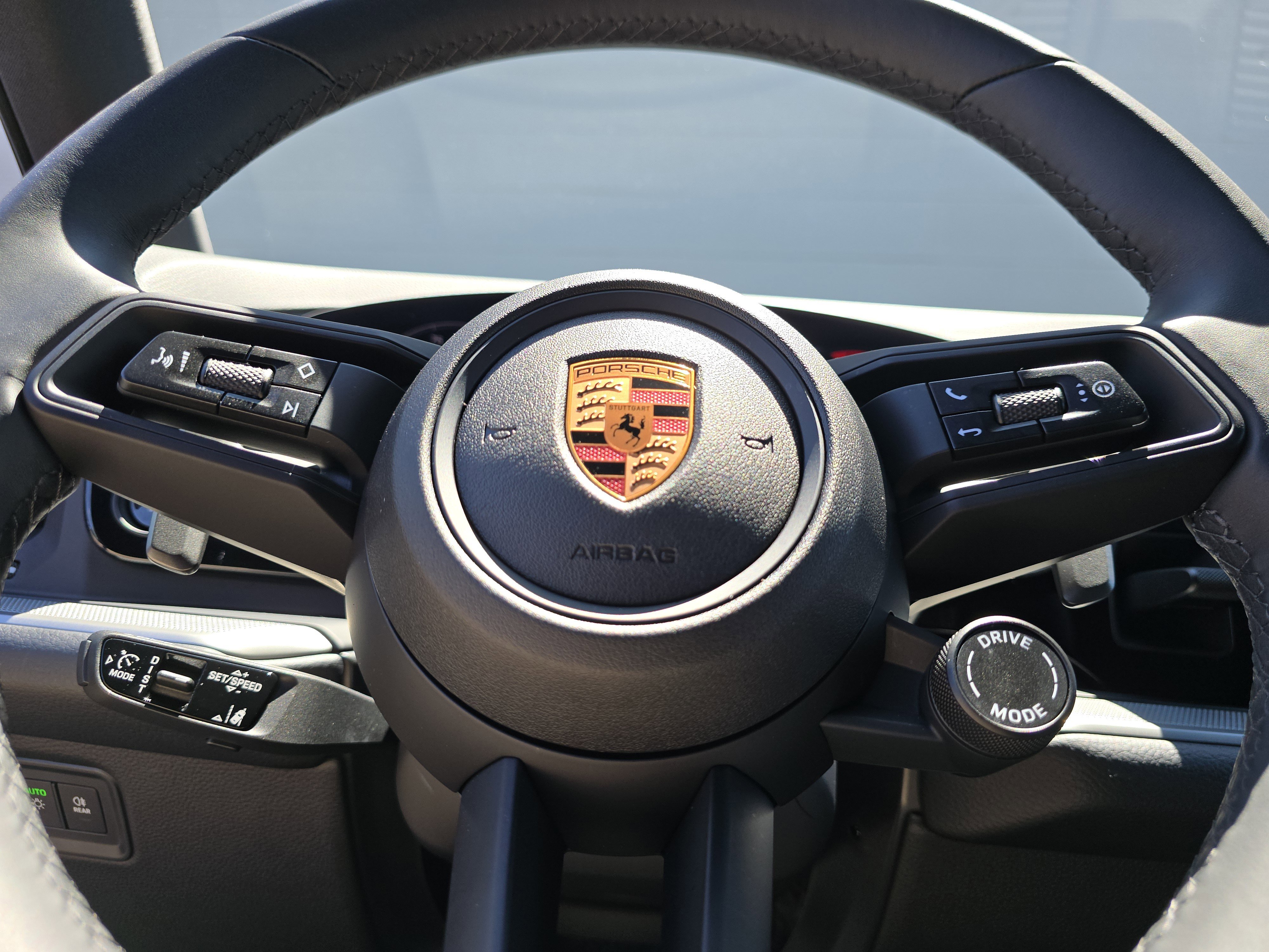 Certified 2025 Porsche Cayenne image 25