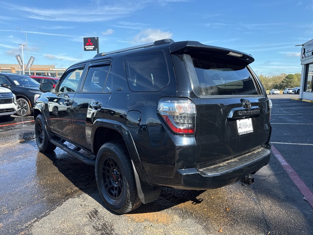 Used 2022 Toyota 4Runner SR5 image 9