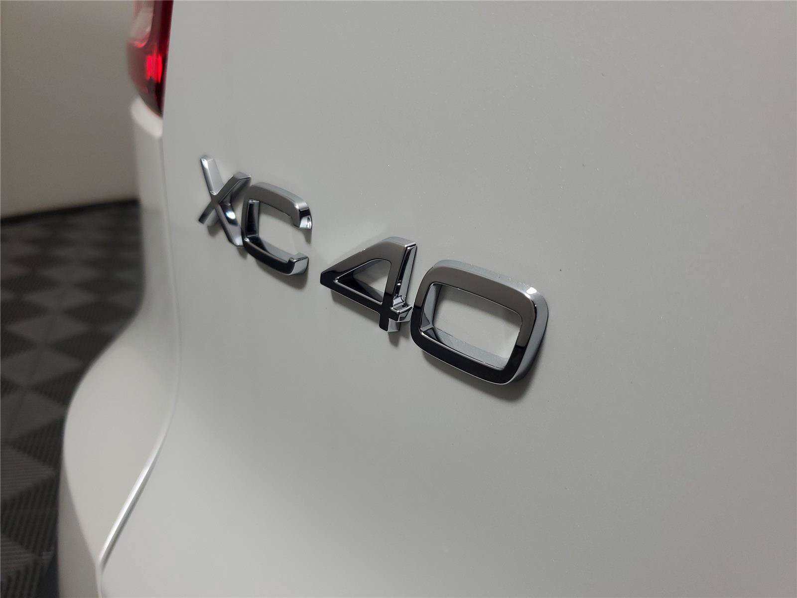 New 2026 Volvo XC40 B5 Plus w/ Climate Package AWD/4WD image 8