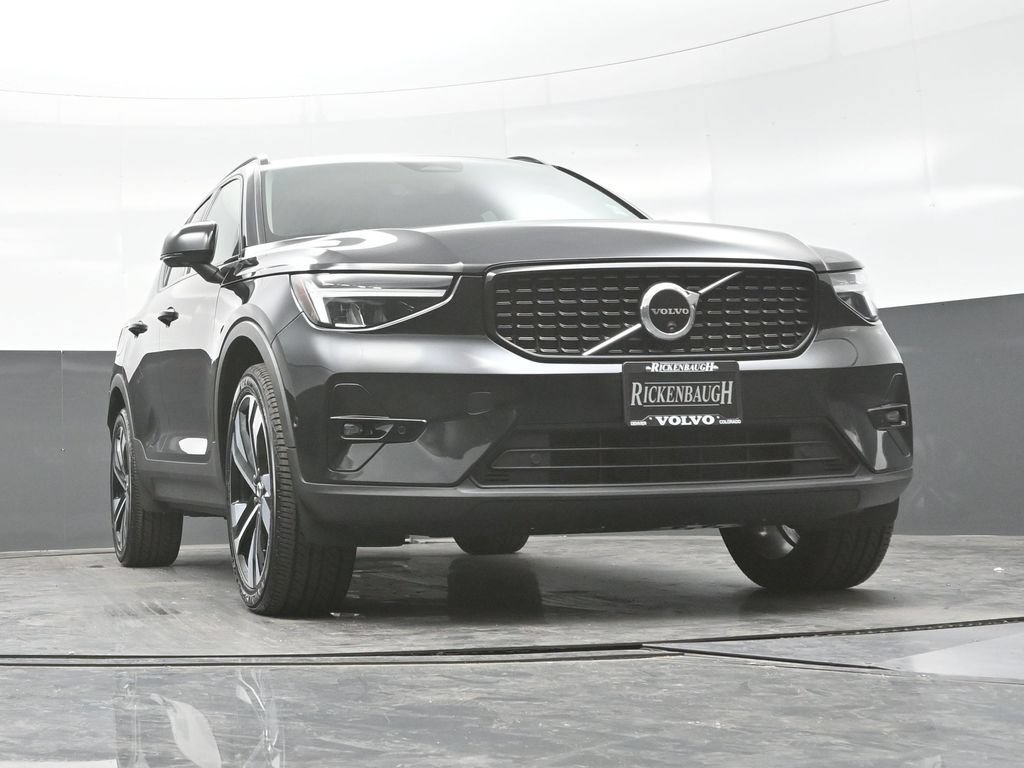 Used 2024 Volvo XC40 B5 Plus w/ Protection Package Premier AWD/4WD image 24