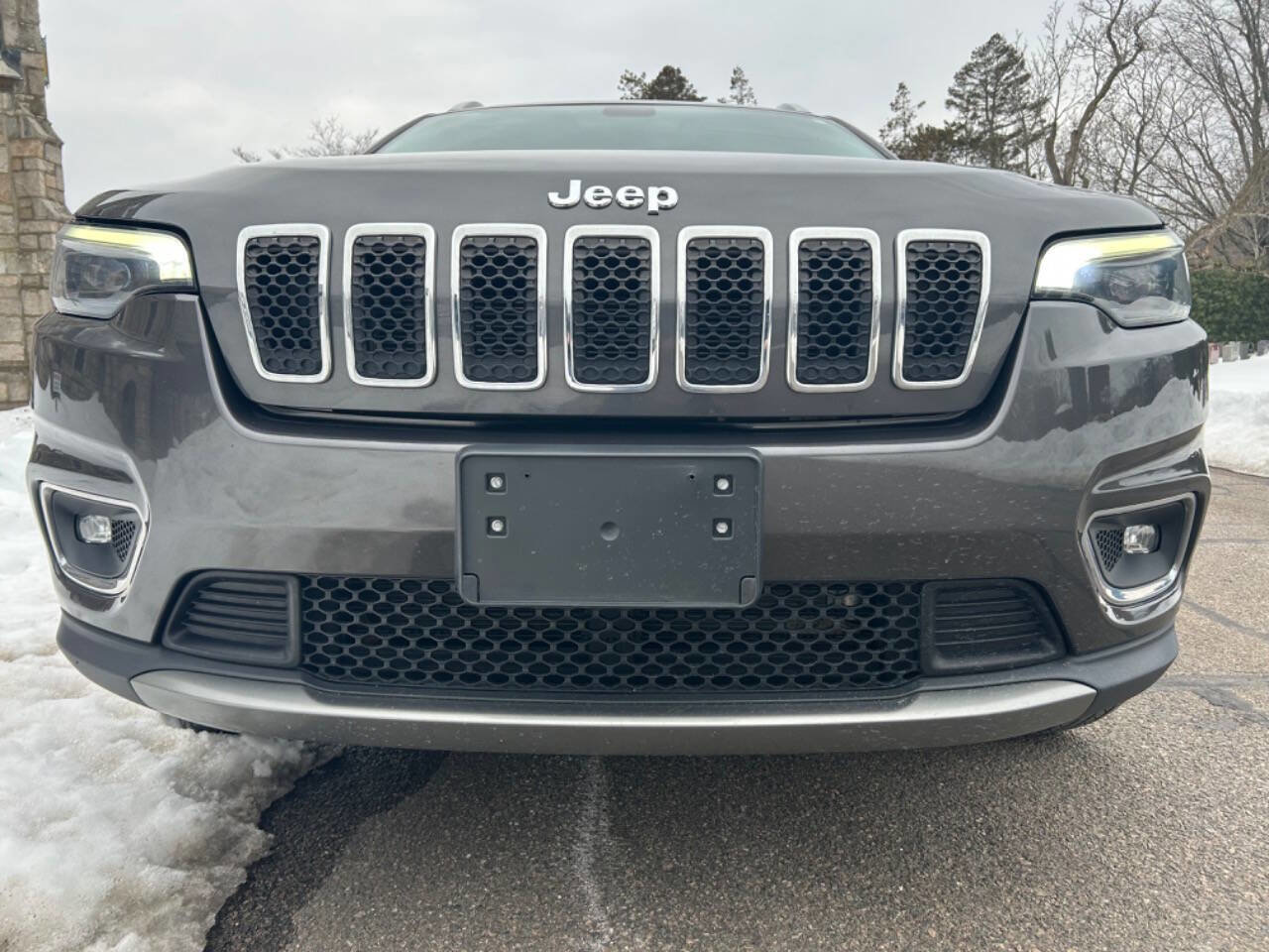 Used 2019 Jeep Cherokee Limited image 27