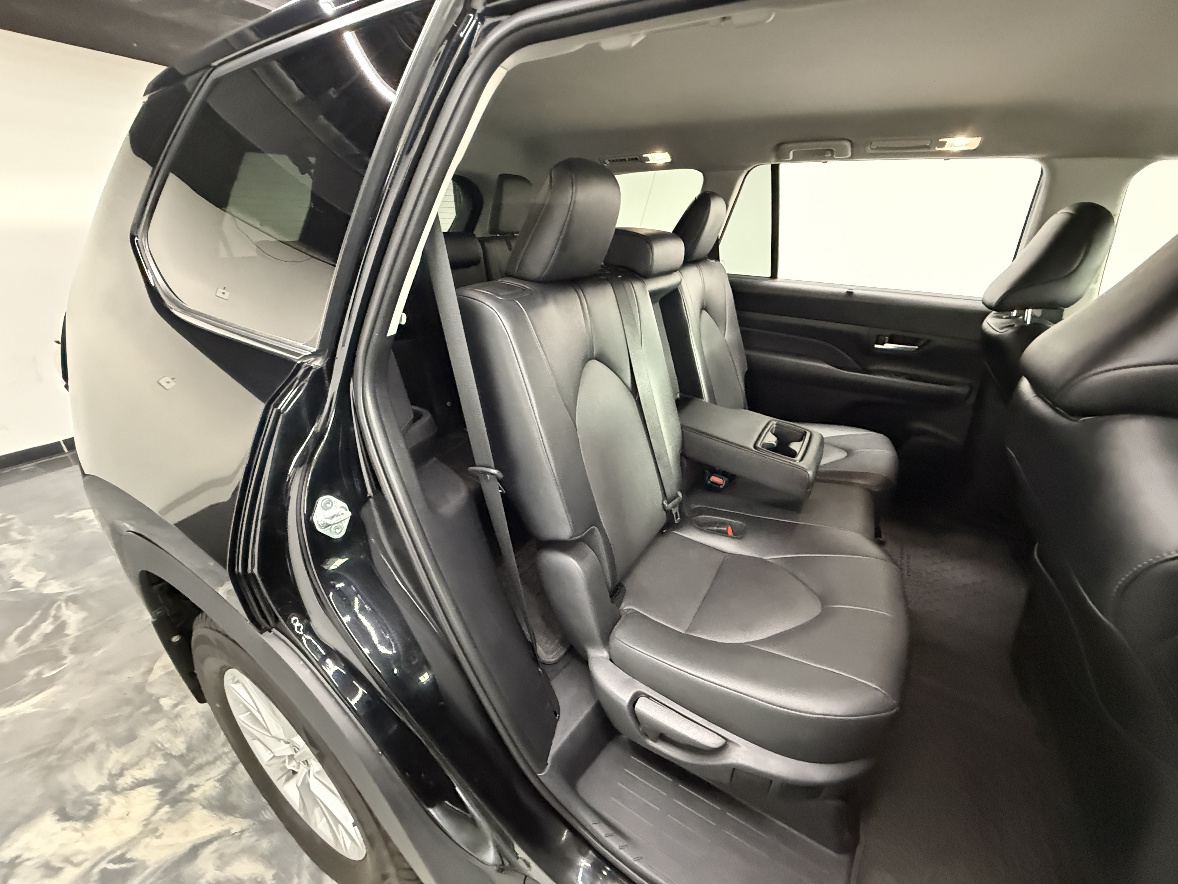 Used 2024 Toyota Grand Highlander AWD image 26