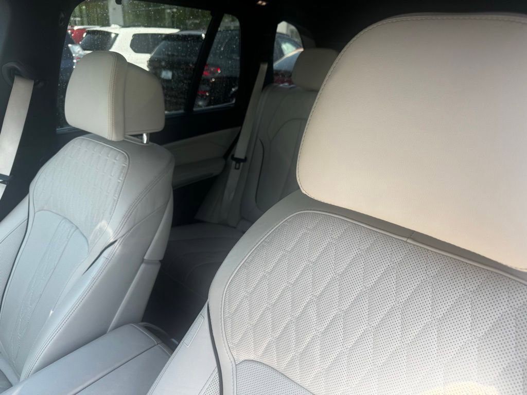 Certified 2025 BMW X5 xDrive50e AWD/4WD image 8