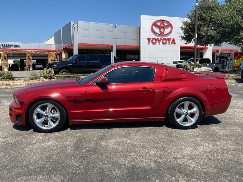 Used 2008 Ford Mustang GT RWD image 8