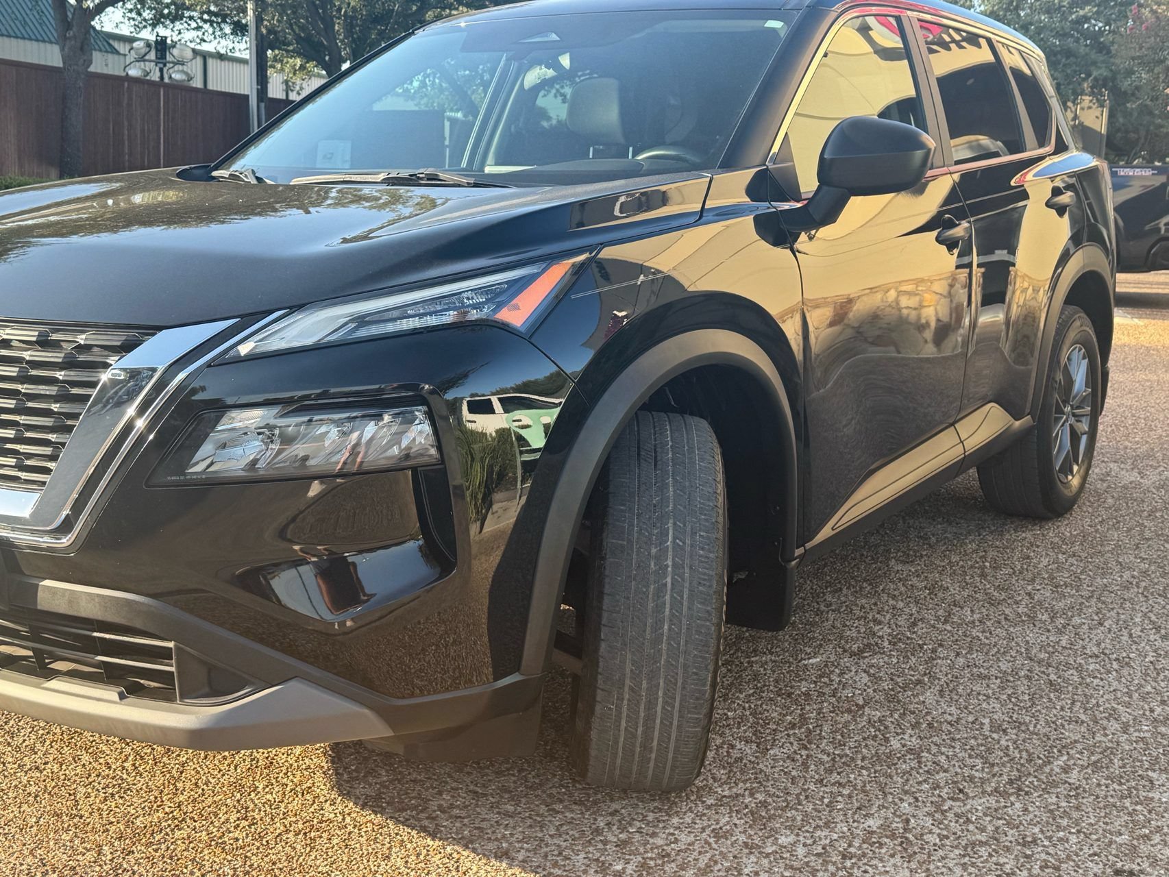 Used 2023 Nissan Rogue S FWD image 3