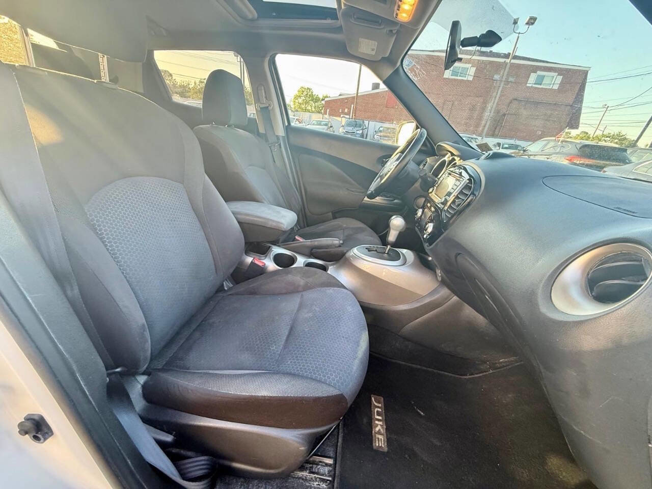 Used 2015 Nissan Juke SV image 13