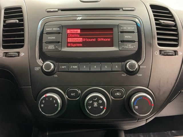 Used 2018 Kia Forte LX image 17