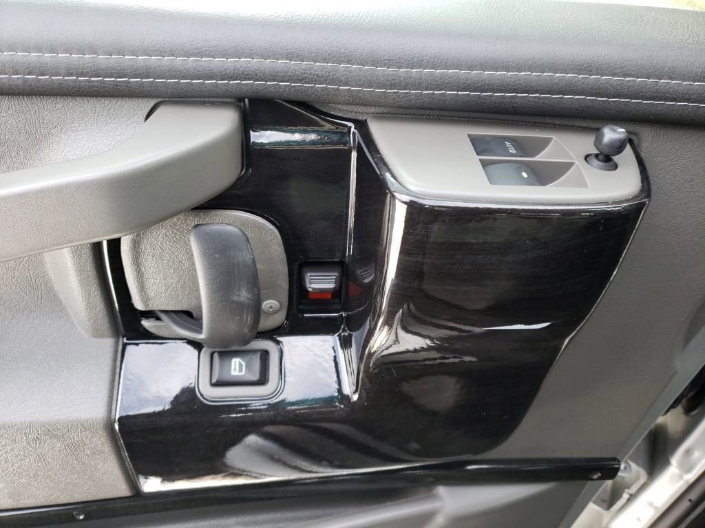 Used 2023 Chevrolet Express 2500 Extended image 12