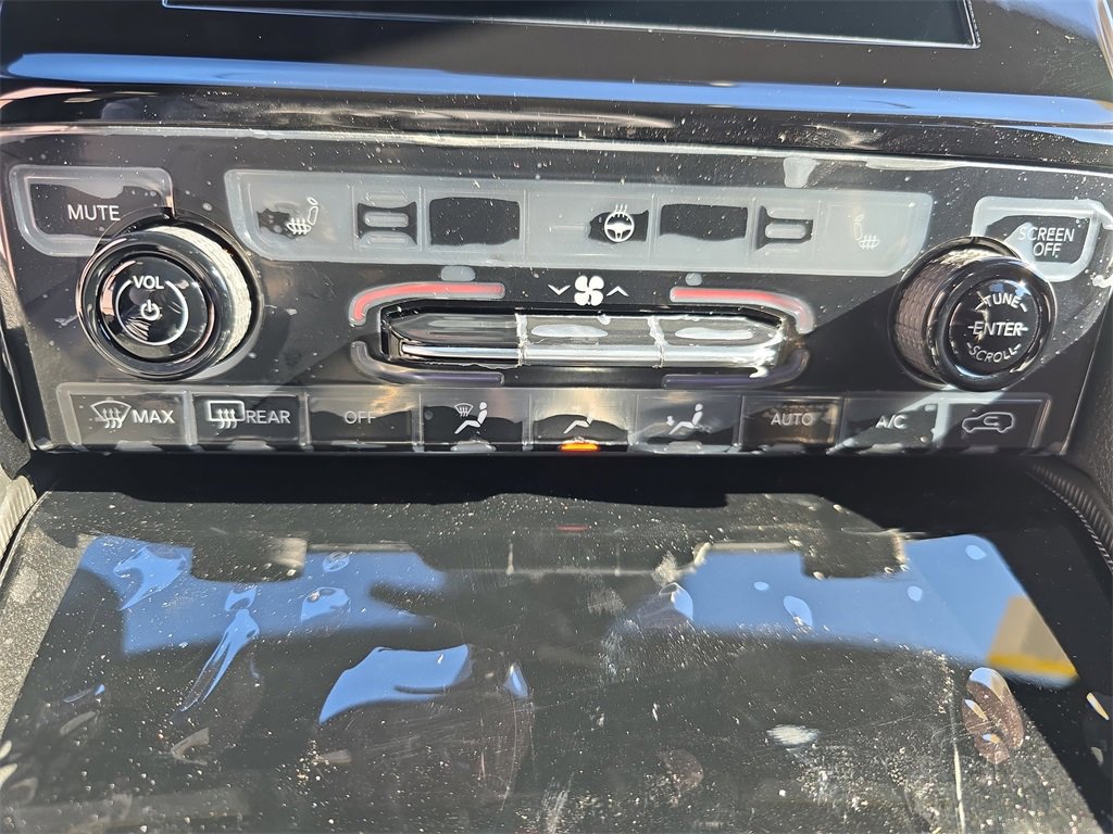 New 2025 Jeep Grand Cherokee Altitude image 21