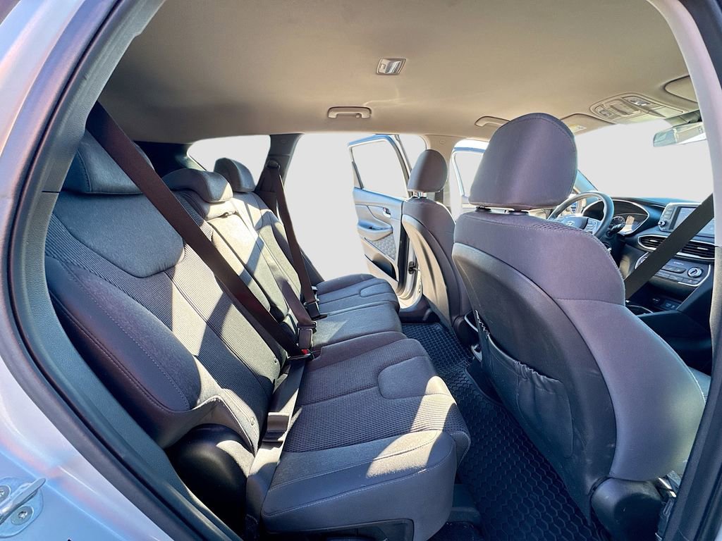 Used 2019 Hyundai Santa Fe SE image 18