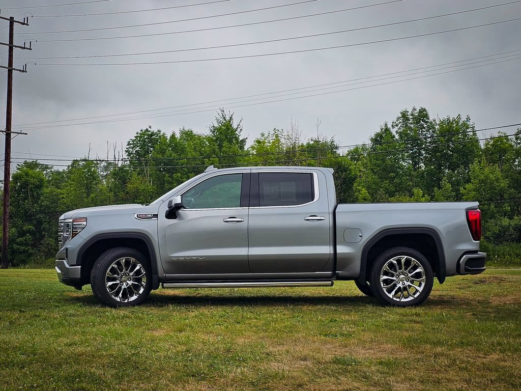 Used 2024 GMC Sierra 1500 Denali w/ Technology Package AWD/4WD image 9