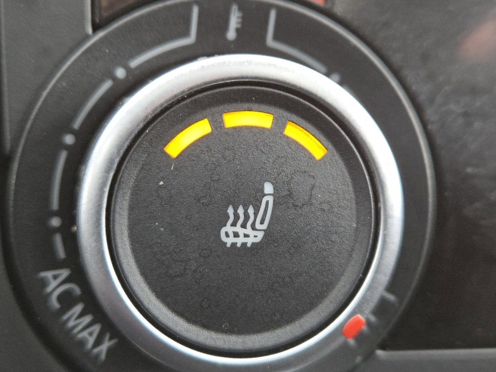 Used 2011 Volkswagen Tiguan S image 4