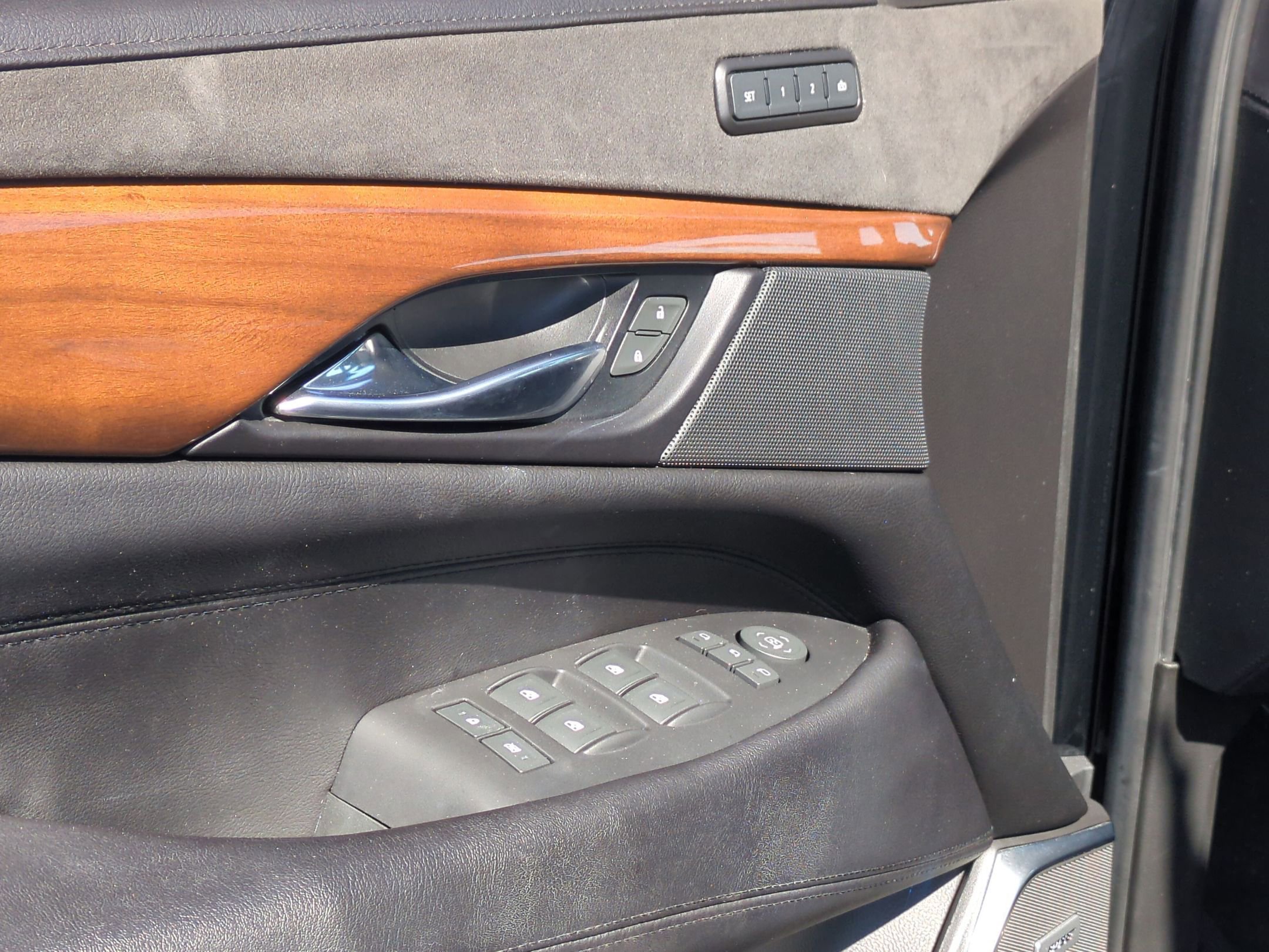 Certified 2020 Cadillac Escalade Luxury image 24