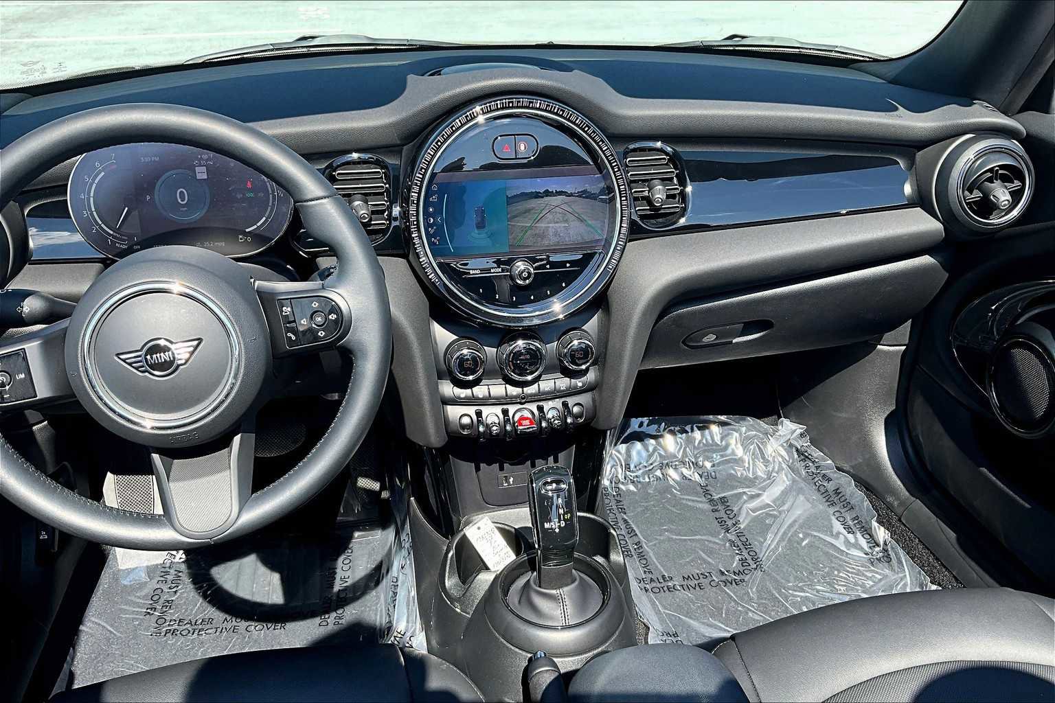 Used 2023 MINI Cooper Cooper image 11