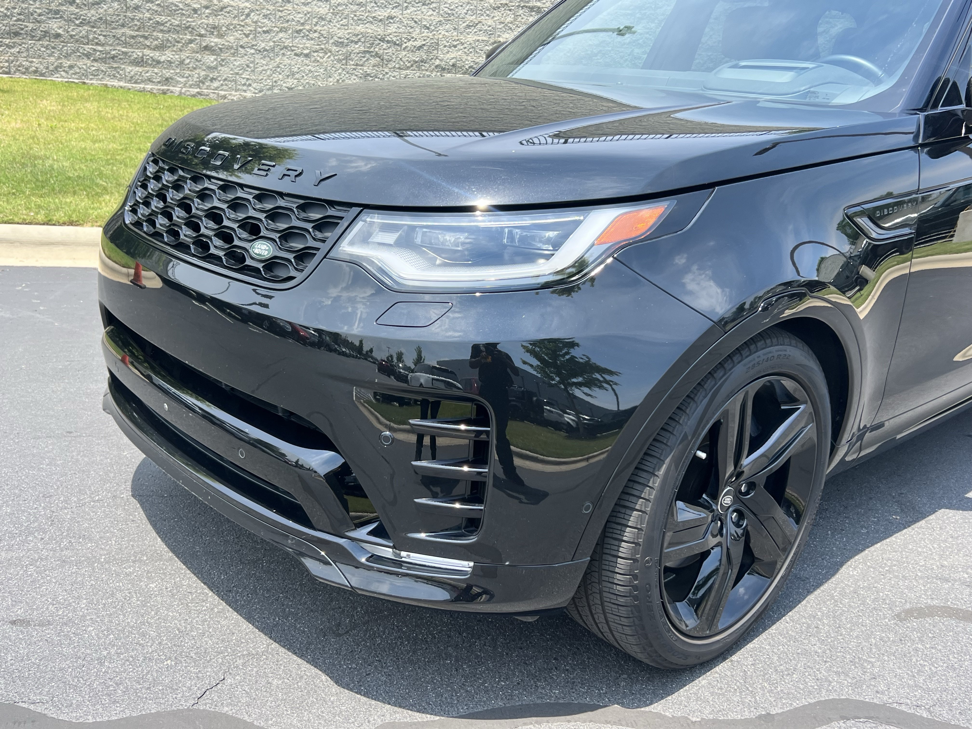 Certified 2025 Land Rover Discovery Dynamic SE AWD/4WD image 11