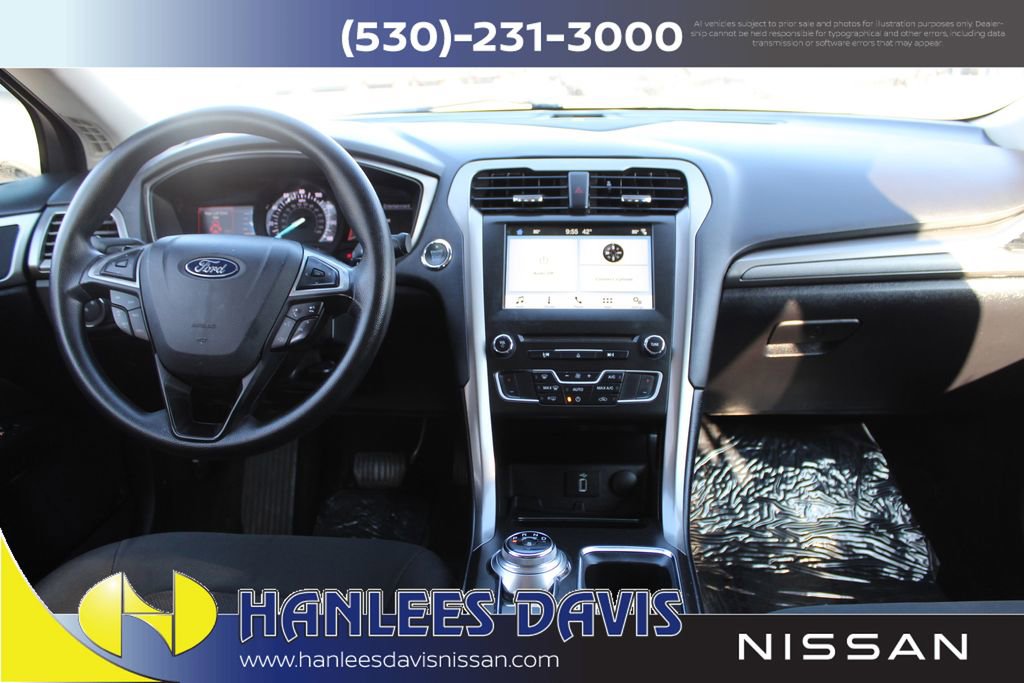 Used 2018 Ford Fusion SE w/ Fusion SE Technology Package image 17