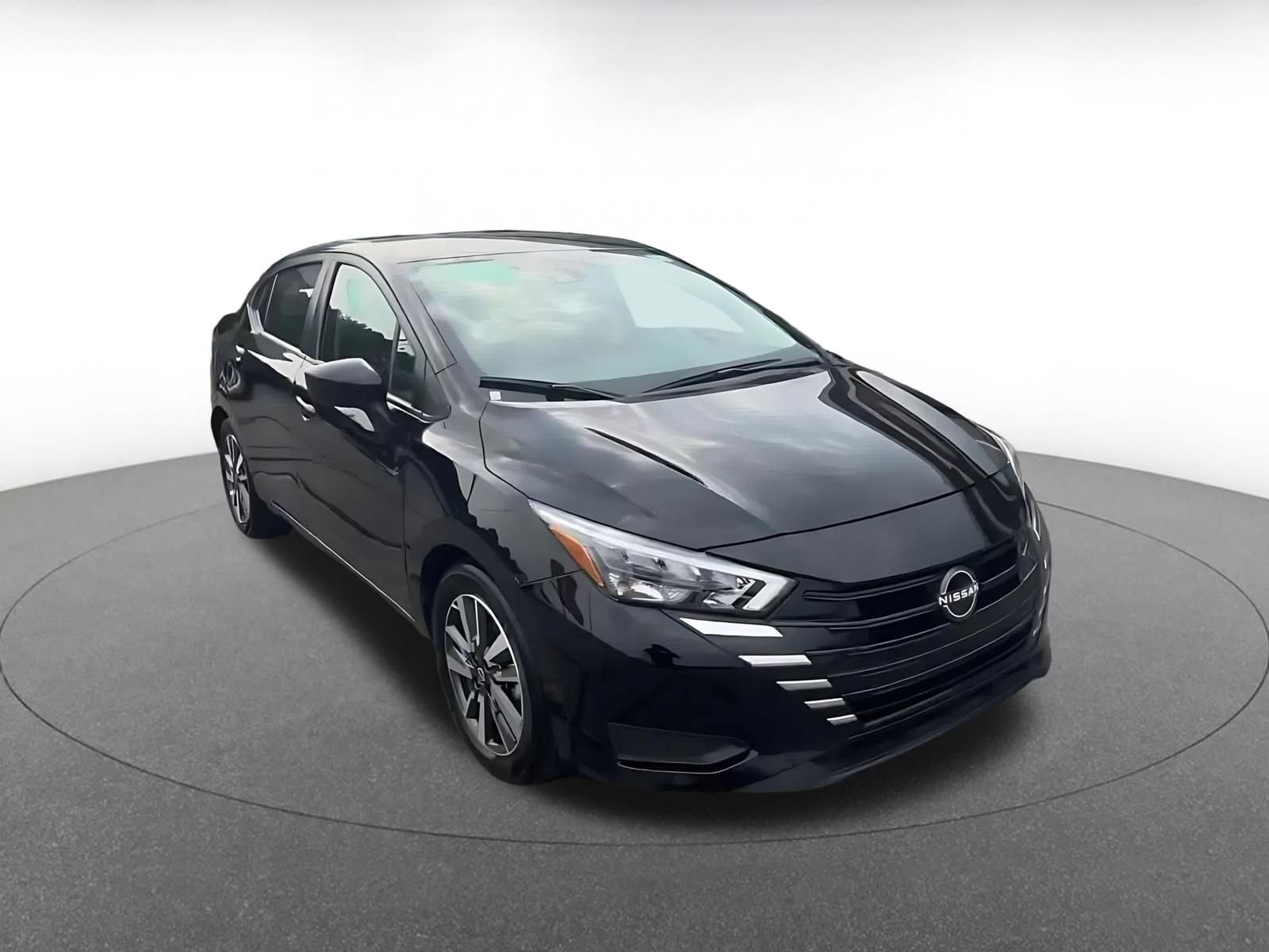 Used 2025 Nissan Versa SV FWD image 3