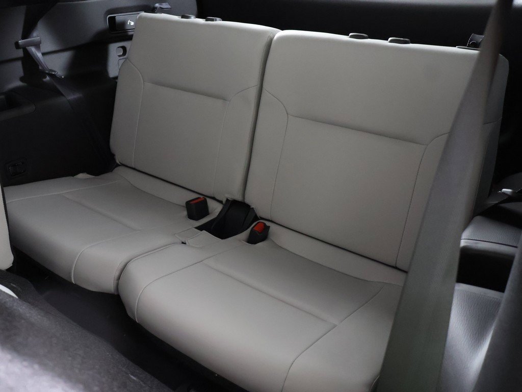 New 2025 Mitsubishi Outlander SE image 35