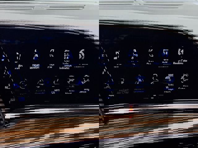 Used 2023 Cadillac Escalade Premium Luxury w/ LPO, Radiant Package image 17